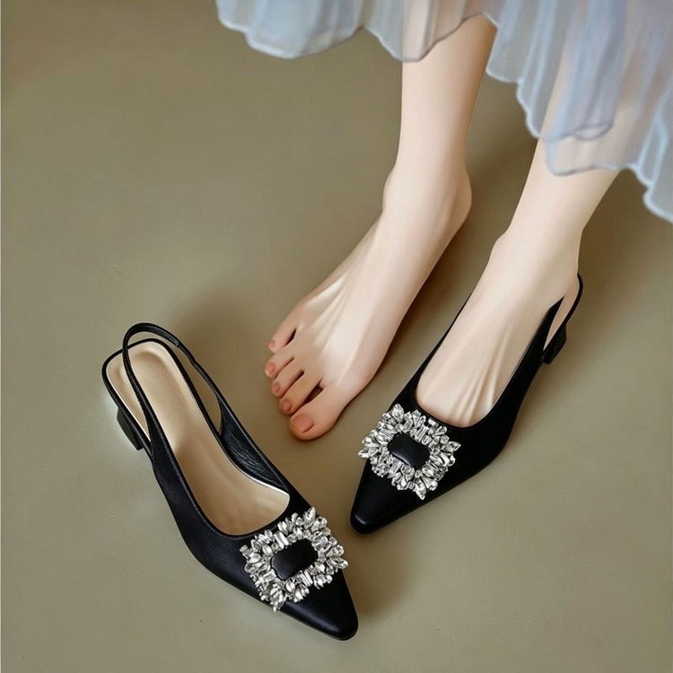 Tacones gruesos de diamante de punta francesa con falda de sandalias de temperamento para mujeres 2026 nuevos zapatos de verano de belleza