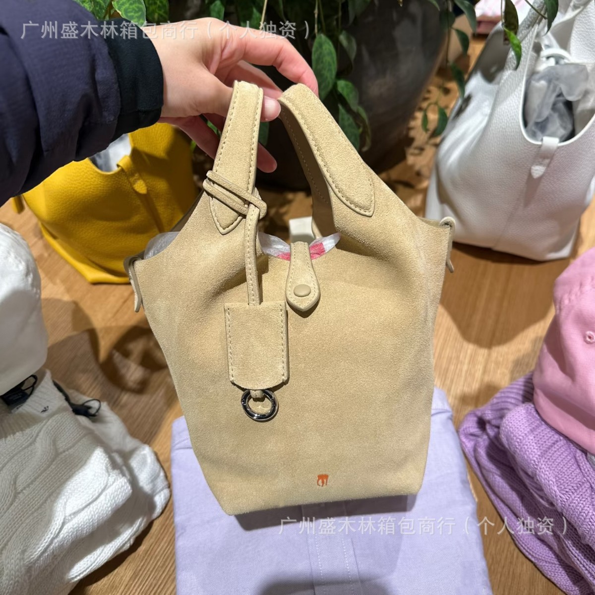 2025 Old Money Style Matte Suede Large Capacity Retro Bucket Bag Handbag Crossbody Bag For Women - Thumbnail 4