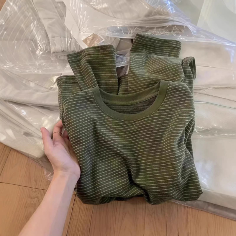 Green Striped Long-Sleeve T-Shirt for Women, Early Spring 2026 New Style, Loose and Casual Round-Neck Base Shirt Top Green Striped Long-Sleeve T-Shirt for Women, Early Spring 2026 New Style, Loose and Casual Round-Neck Base Shirt Top