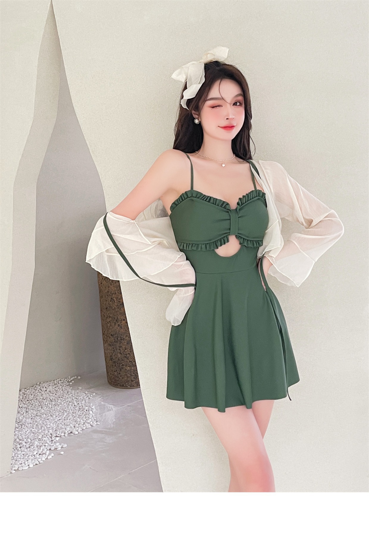 Versione coreana di un pezzo unico che copre la carne e snellisce la nuova copertura solare da donna in stile Instagram 2024_voghion.com