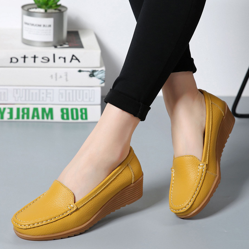 Middle-Aged and Elderly Women's Daily Comfortable and Versatile Mother's Shoes, Beanie Shoes, Commuting Work Shoes, Hollow Sandals, Cross-Border Loafers