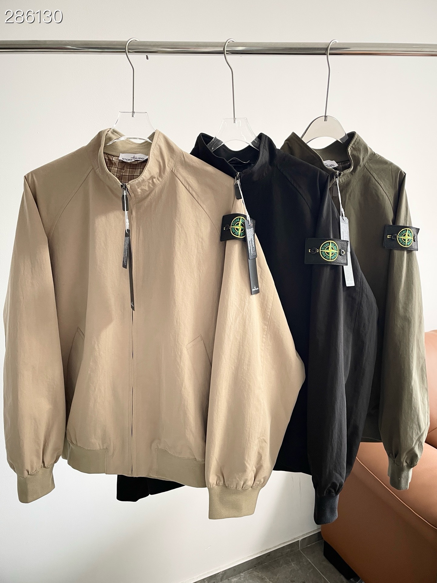 Kişi və qadın üçün yaxalıqlı yüngül jaket