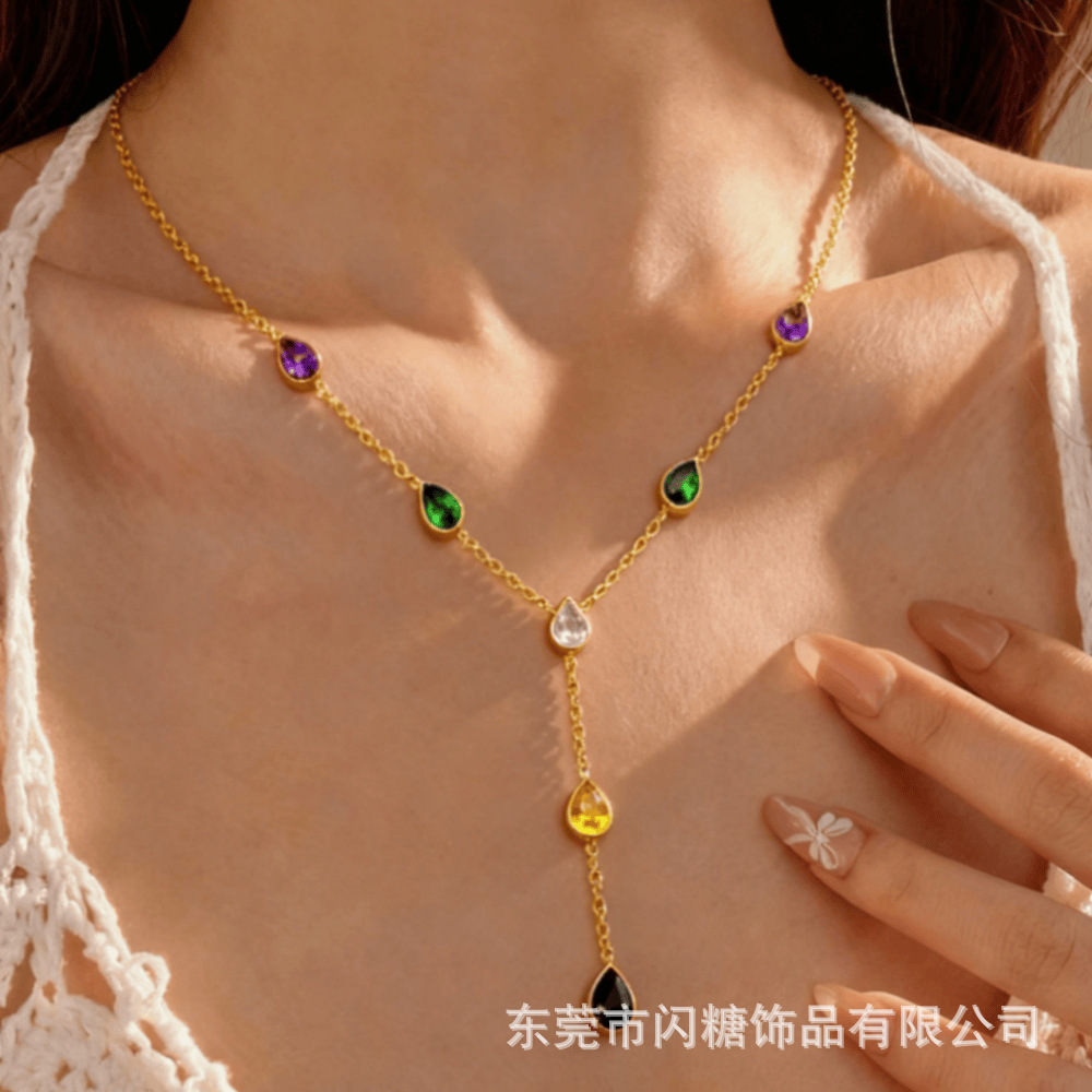 Sophisticated design fashionable necklace drop-shaped with zircon…