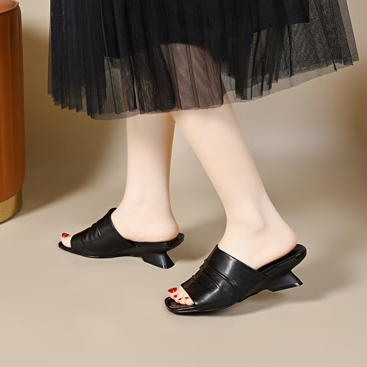 Dép sandal nữ quai ngang mũi vuông da thật đế bệt chống trượt — màu đen chi tiết 7