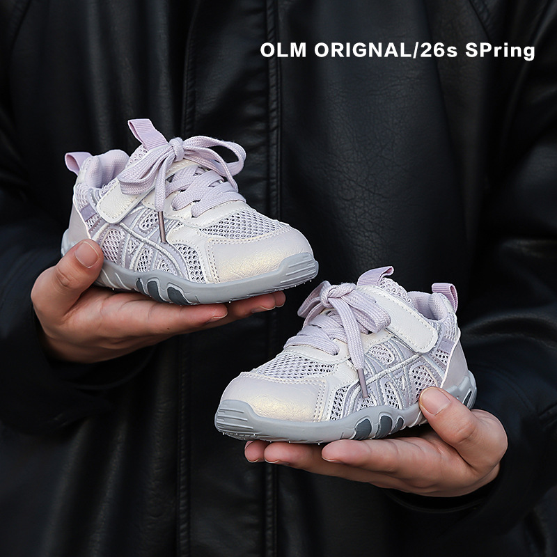 Zapatos de entrenamiento para niños de verano 2026 zapatos deportivos de malla cómodos para niños zapatos blancos de moda