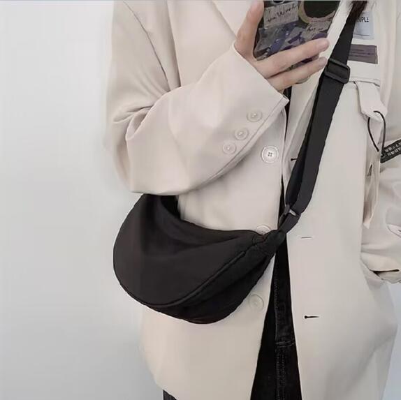 검은색