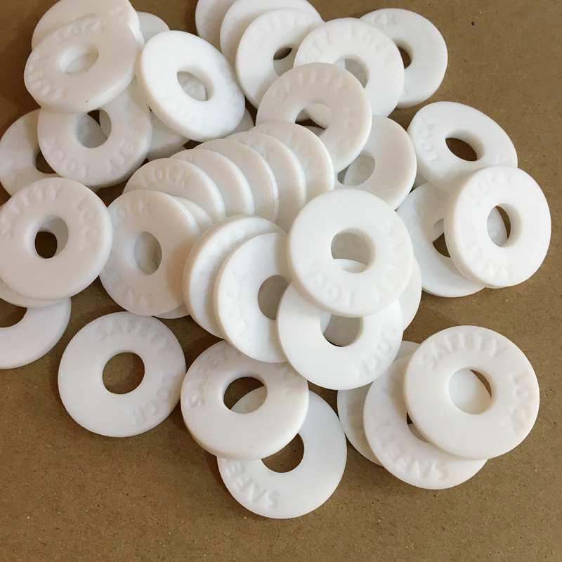 화이트 스트랩 버클