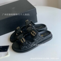 レディースシリーズ革面マジック貼りビーチ半引きサンダル2025年春夏革面ファッションモデル金属菱格婦人靴