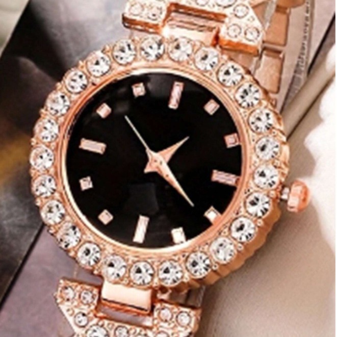 New Explosions Fashion Roman Pattern Diamond Women's Watch Women's Watch Quartz Watch Bracelet Women's Watch_voghion.com