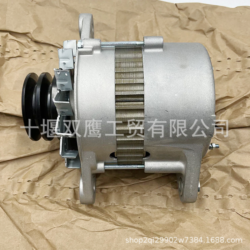 适用于小松 6D155 24V 35V 交流发电机 6008215620 6008215630