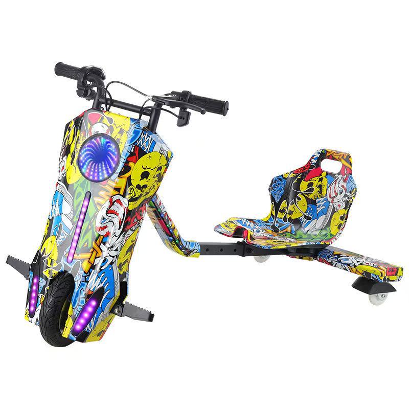 Venta transfronteriza de vehículos eléctricos de tres ruedas para niños a la deriva, alquiler de kart cuadrado, cabina de control remoto, horario de lanzamiento de cola