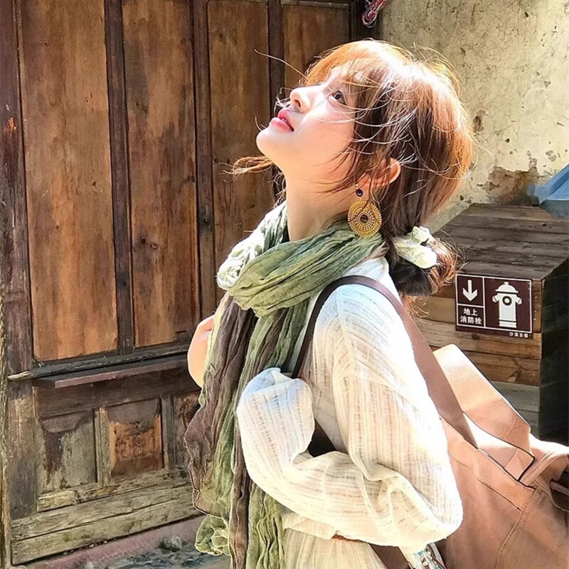 Yunnan Lijiang Dali Travel Outfit Ethnic Style Scarf for Women, Summer Thin Style, Atmospheric Pleated Shawl, Outerwear Silk Scarf Yunnan Lijiang Dali Travel Outfit Ethnic Style Scarf for Women, Summer Thin Style, Atmospheric Pleated Shawl, Outerwear Silk Scarf