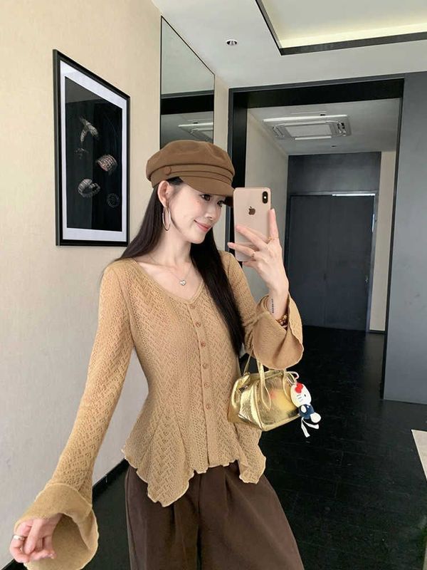 不规则喇叭袖针织衫女2025秋季新款纯欲修身显瘦V领小众长袖上衣|undefined