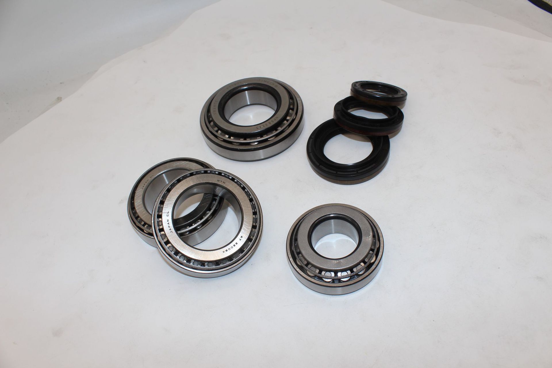 Suitable for Mercedes-Benz 221 front differential repair kit, bearing and oil seal set, W221 front axle transmission system components