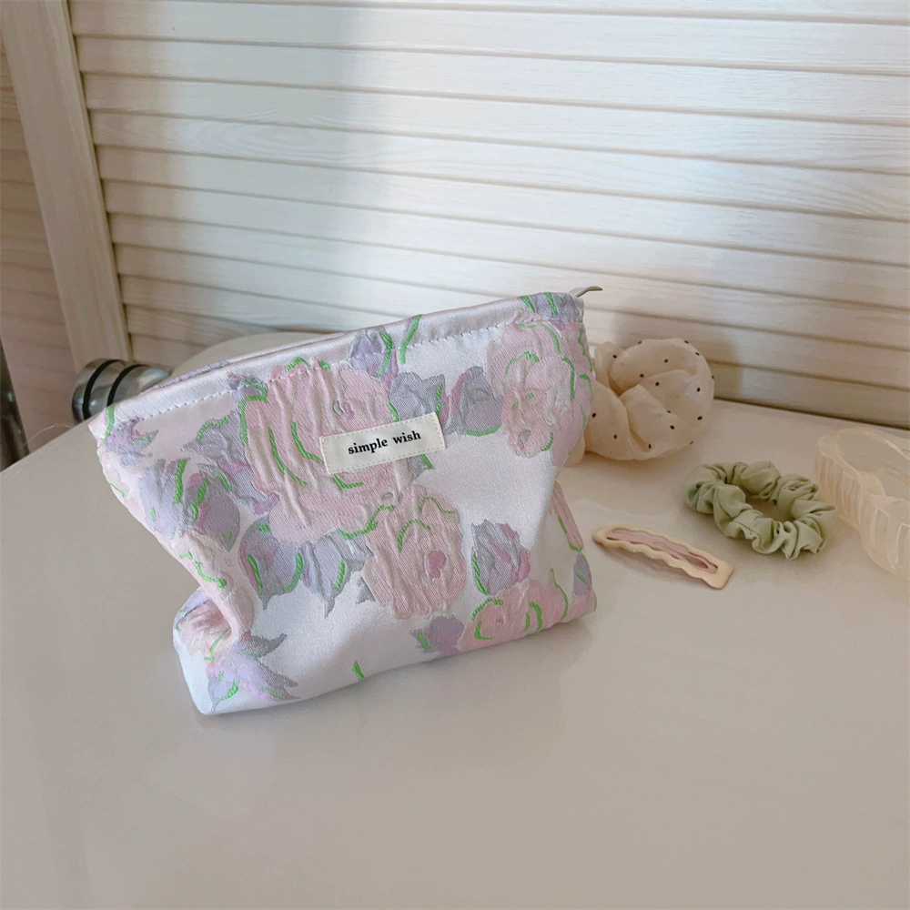 Fuchsia small fresh cute cosmetic bag, storage system with zipper