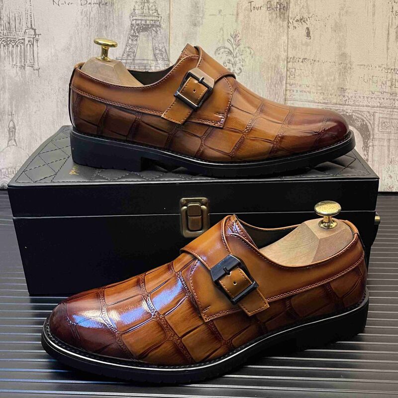 Retro Brown Leather Shoes for Men, Genuine Leather Large-Toe Shoes, Round-Toe Thick-Soled British Style Versatile Trendy Men's Shoes, Wedding Shoes Retro Brown Leather Shoes for Men, Genuine Leather Large-Toe Shoes, Round-Toe Thick-Soled British Style Versatile Trendy Men's Shoes, Wedding Shoes