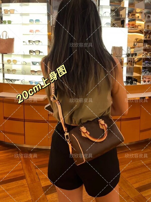 ロバシリーズ枕型バッグspeedynano20-25 オールクラシック オールドフラワー ロゴ入り 純正ベルト チップ ファッション|undefined