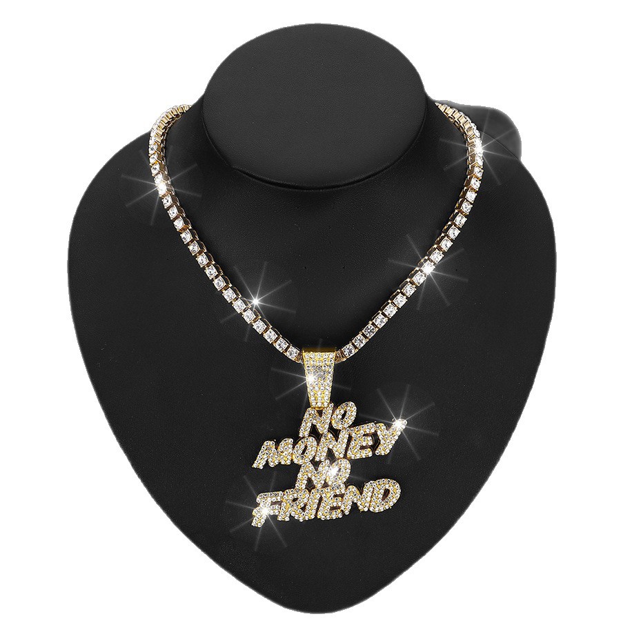 Collar con colgante de letras de hip-hop europeo y americano con diamantes completos, diseño de 'no money no friend', accesorio de motero deslumbrante y moderno.