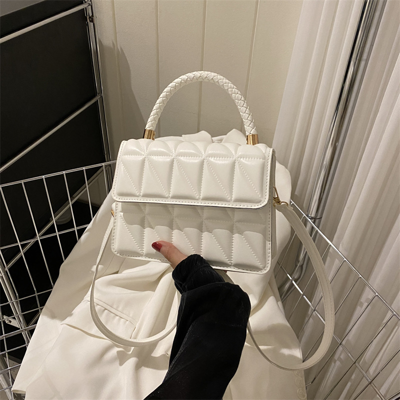 Bolso de hombro popular de este año bolsa de mensajero de moda 2023 otoño nuevo bolso simple bolso de rombo de moda para mujer