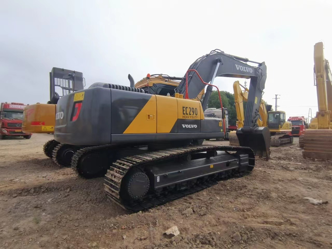 Puerto de comercio exterior de Xinjiang Volvo 290 Komatsu 300 excavadora de segunda mano 270 280 excavadora de segunda mano precio bajo