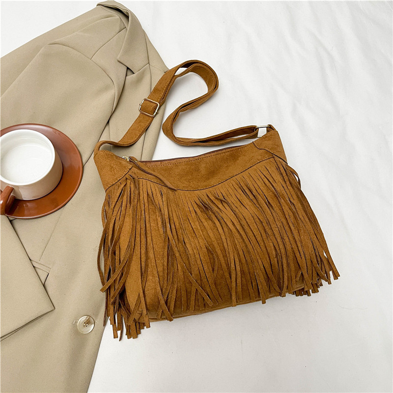 Tendencia de invierno bordilla brazalete bolso de mujer 2024 nuevo estilo simple nicho de moda texturas esmeriladas hombro simple