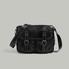 油蜡皮英伦风公文包包女2024新款复古邮差包大容量单肩斜跨包女潮