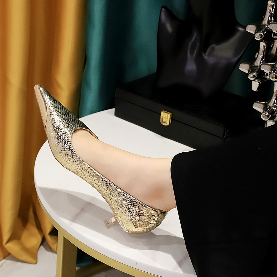 Pointed Toe Stiletto Pumps With Sparkling Sequin Snake Pattern_voghion.com