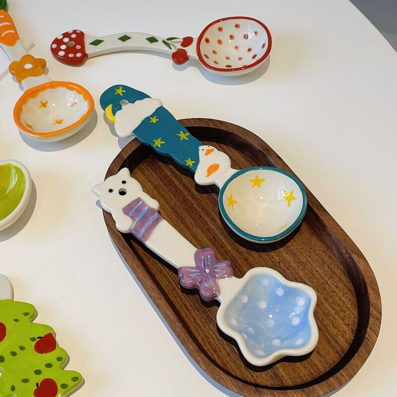 クリスマスかわいい魔法の小さなスプーンセラミックスプーン家庭用高価値漫画マルチスタイルテーブルスプーン卸売|undefined