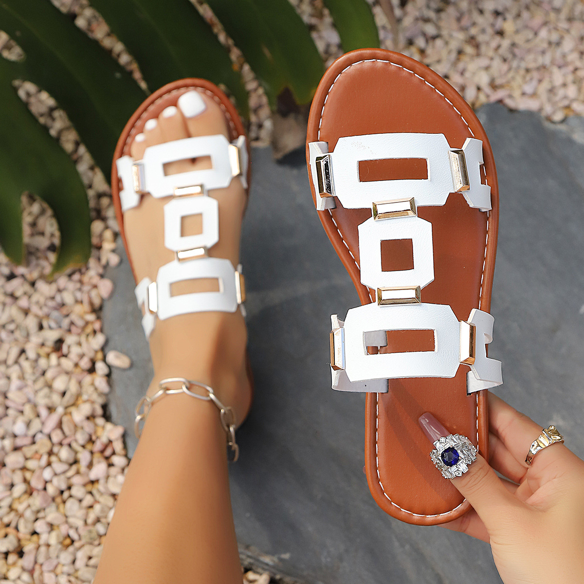 Cross-border European American Style Flat Roman Sandals For Women, New Summer Model With Metal Buckle Decoration,_vogvips.com