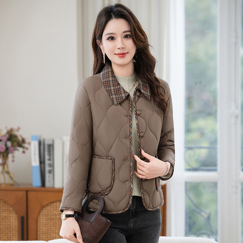 ropa de algodón ligera y delgada para mujeres 2025 invierno nueva chaqueta de algodón con solapa para madres suelta y corta chaqueta de algodón caliente image 9