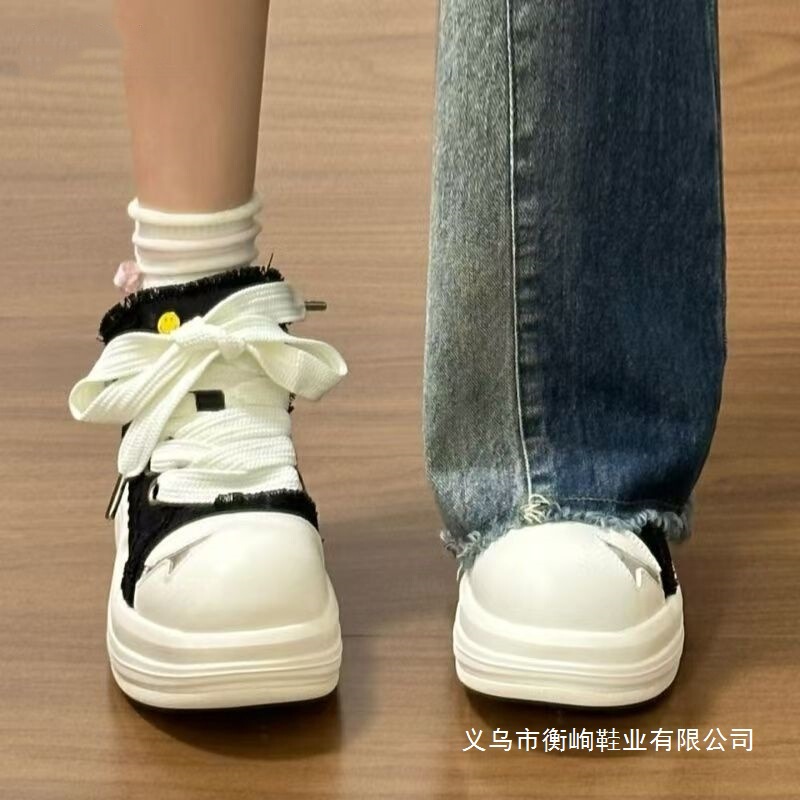 New Black and White Thick-Soled Whale Big-Toe Shoes for Women Ins Cute Versatile Bread Shoes Sports Retro Casual Shoes