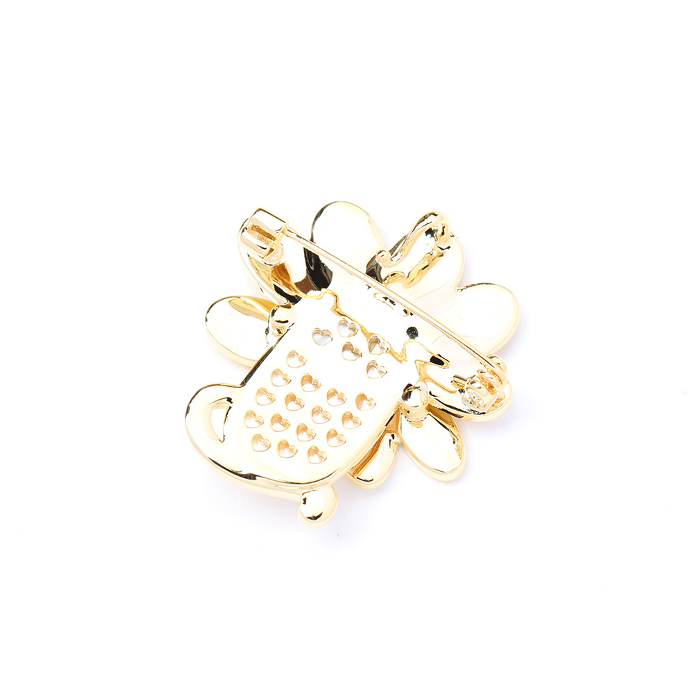 Eco-Friendly Electroplated Purple and Yellow Enamel Shell Cat Brooch, Cute High-End Animal Pet Pin Accessory for Women