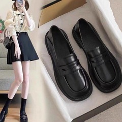 Jk制服の仕事の靴の女性2025の新しい春の柔らかい底の楽福靴insはレトロな柔らかい皮の靴を合わせます。