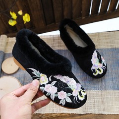 Women's Fashionable Warm Home Shoes with Round Toe Low Heel Ethnic Embroidered Shoes with Cotton Sole Slippers