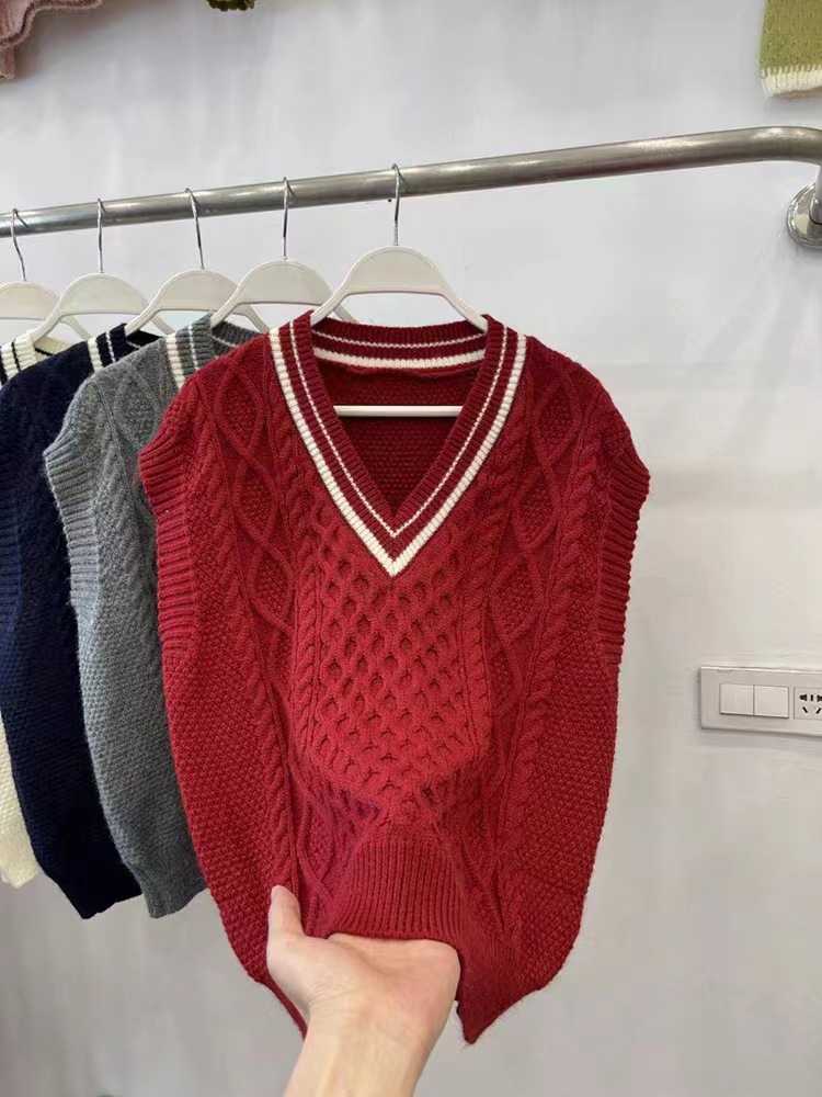 24 invierno Puyuan 2024 nueva ropa de mujer francesa chaleco de punto retro suéter de cuello en V image 7
