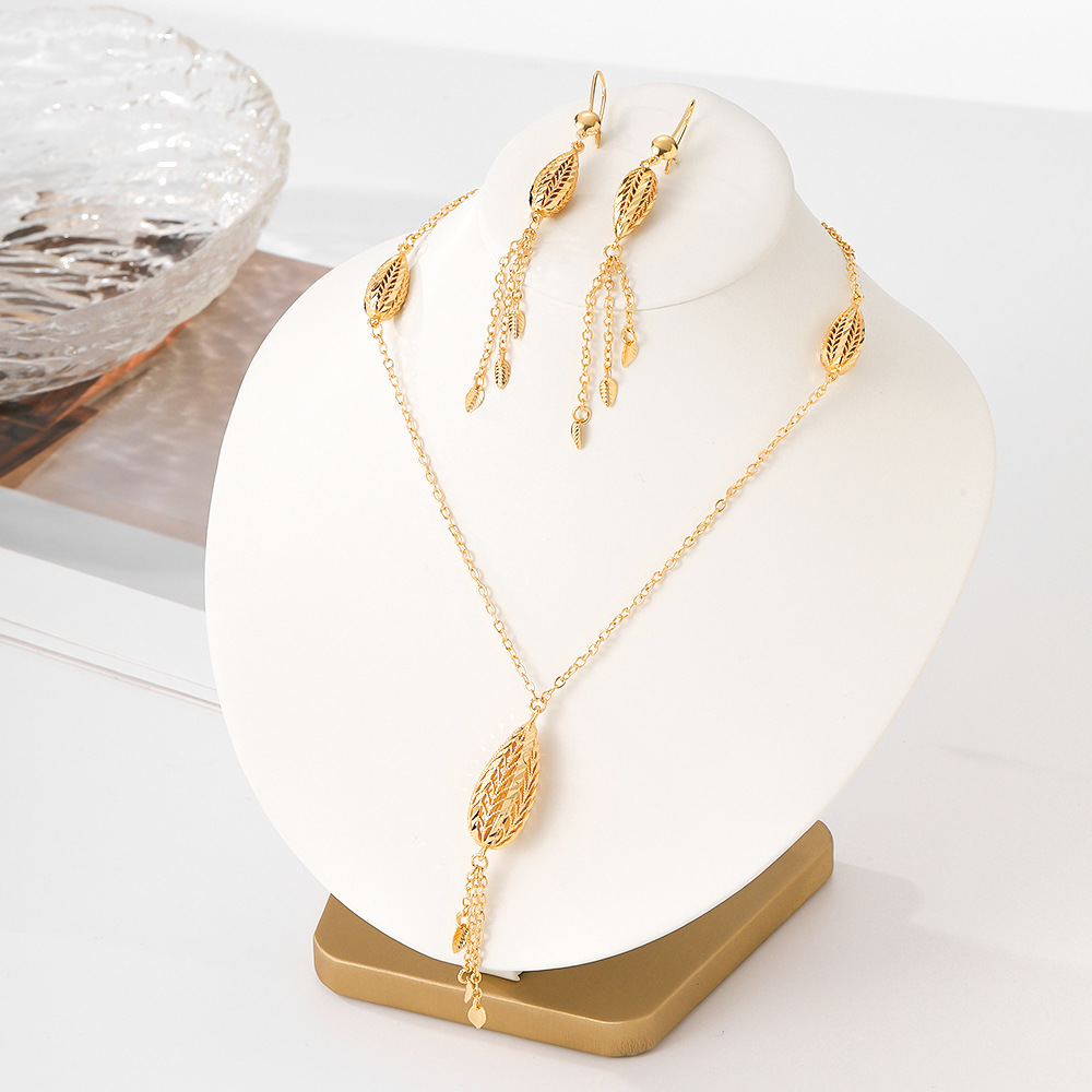 Explosiones transfronterizas opciones aretes collar conjunto de joyas de moda para mujeres colgantes de orejas de dos piezas conjunto de joyas exquisitas