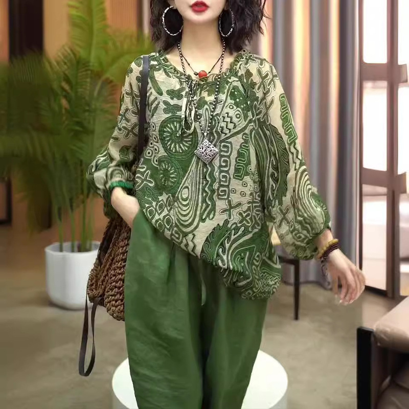 Foreign Trade 2024 Women's Summer New Sunscreen Fashion T-shirt Age-reducing Elegant Thin Women's Top Casual Pants Two-piece Set