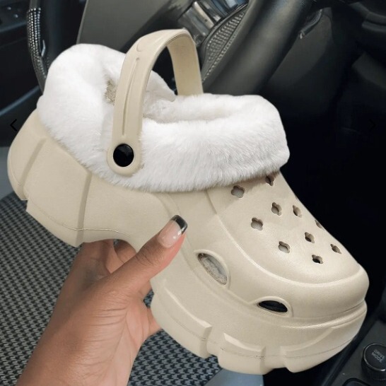 Winter wear warm women's fleece-lined hole shoes European and American fashion thickened bottom closed toe liner removable cotton shoes