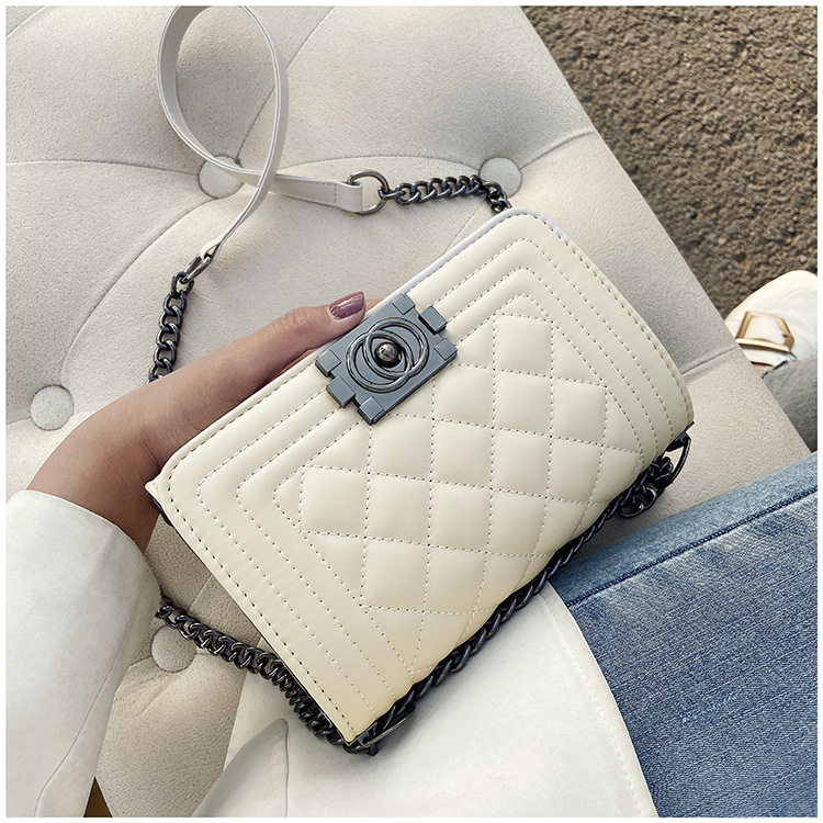 Women's Small Pu Leather Lingge Fashion Square Flip Cover Crossbody Bag display picture 29