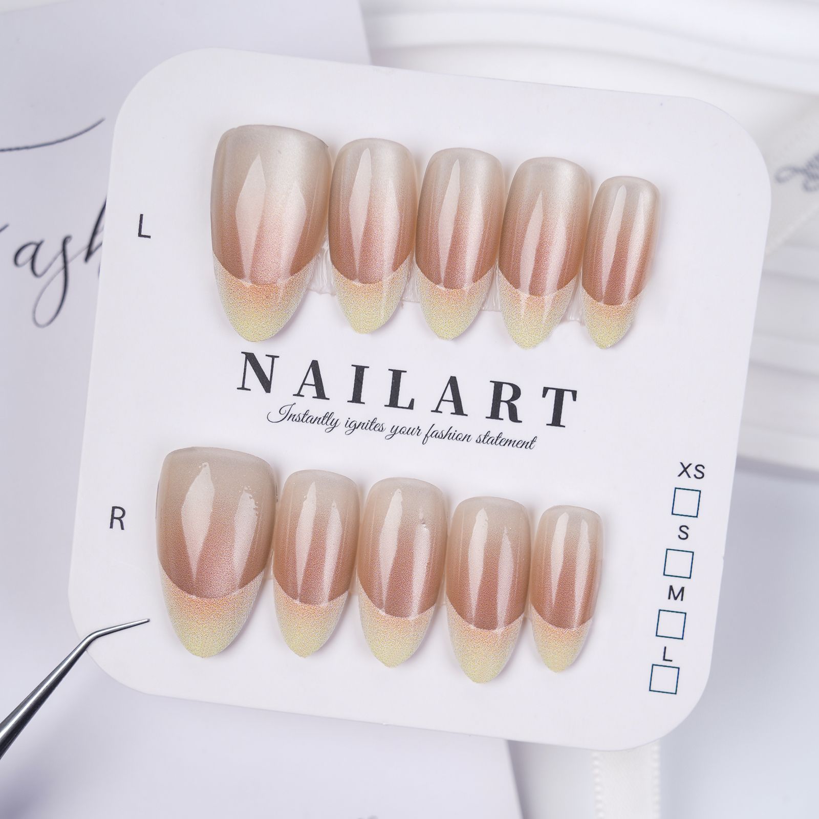 10 piezas decodificadas en línea estilo rojo temperamento alto poco fragante estilo francés in se siente la atmósfera blanca de las uñas hechas a mano