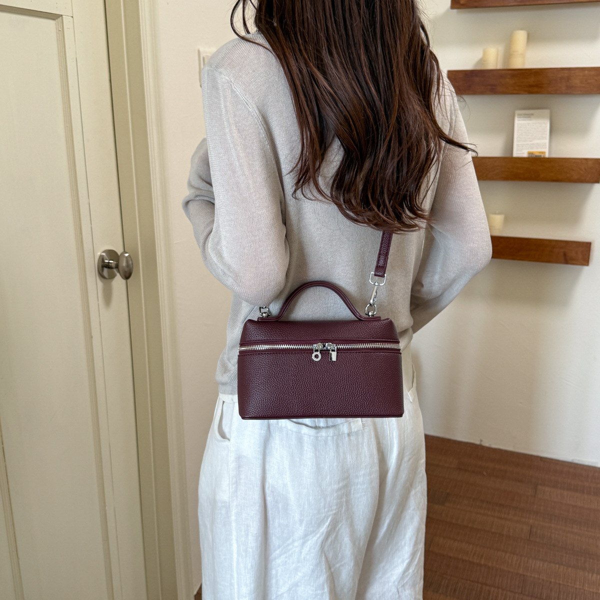 Nicho Zhong bolso de almuerzo portátil para mujeres 2026 nuevo litchi estampado mochila de hombro bolso tridimensional bolso de caja de moda