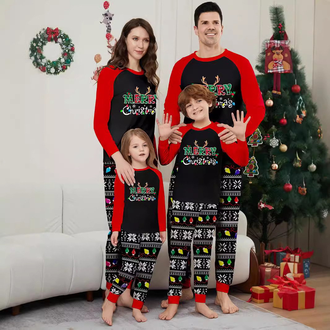 Pyjama imprimé pour la maison avec lettres de Noël et rayures en flocons de neige_voghion.com