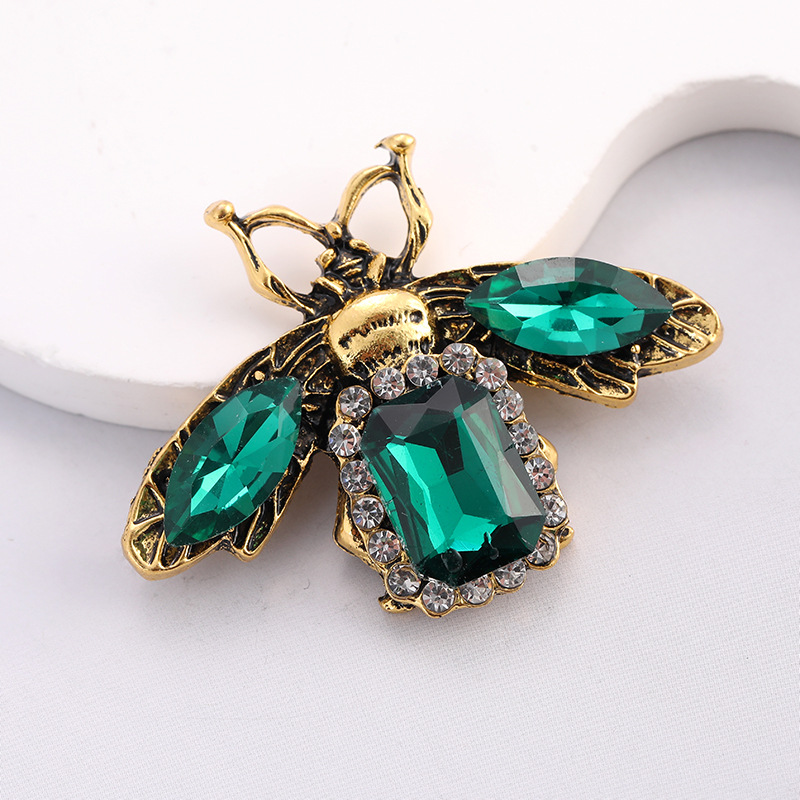 New Diamond-Studded Brooch Cute Creative Bee Anti-Exposure Chest Flower Personalized Colorful Pin Suit Clothing_voghion.com
