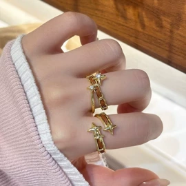 项链;耳环;戒指