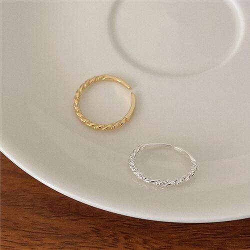 Saiina Korean version 925 sterling silver minimalist ring female design sense ins Internet celebrity golden twist thin ring trend