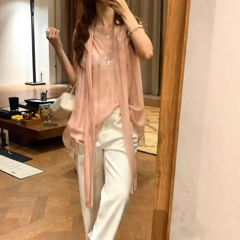 26 Years of Spring and Summer New Arrivals: Pink Halter Neck Silk Shirt with Ribbon, Sleeveless Top, Gentle Style, Versatile and Elegant Women's Clothing 26 Years of Spring and Summer New Arrivals: Pink Halter Neck Silk Shirt with Ribbon, Sleeveless Top, Gentle Style, Versatile and Elegant Women's Clothing