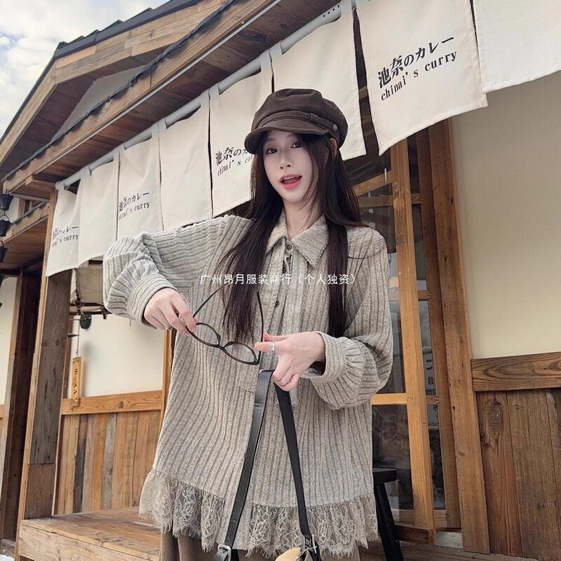 Long-sleeved loose-fit autumn and winter new lace-effect knitted shirt with patchwork design, a niche 2025 retro top for women Long-sleeved loose-fit autumn and winter new lace-effect knitted shirt with patchwork design, a niche 2025 retro top for women