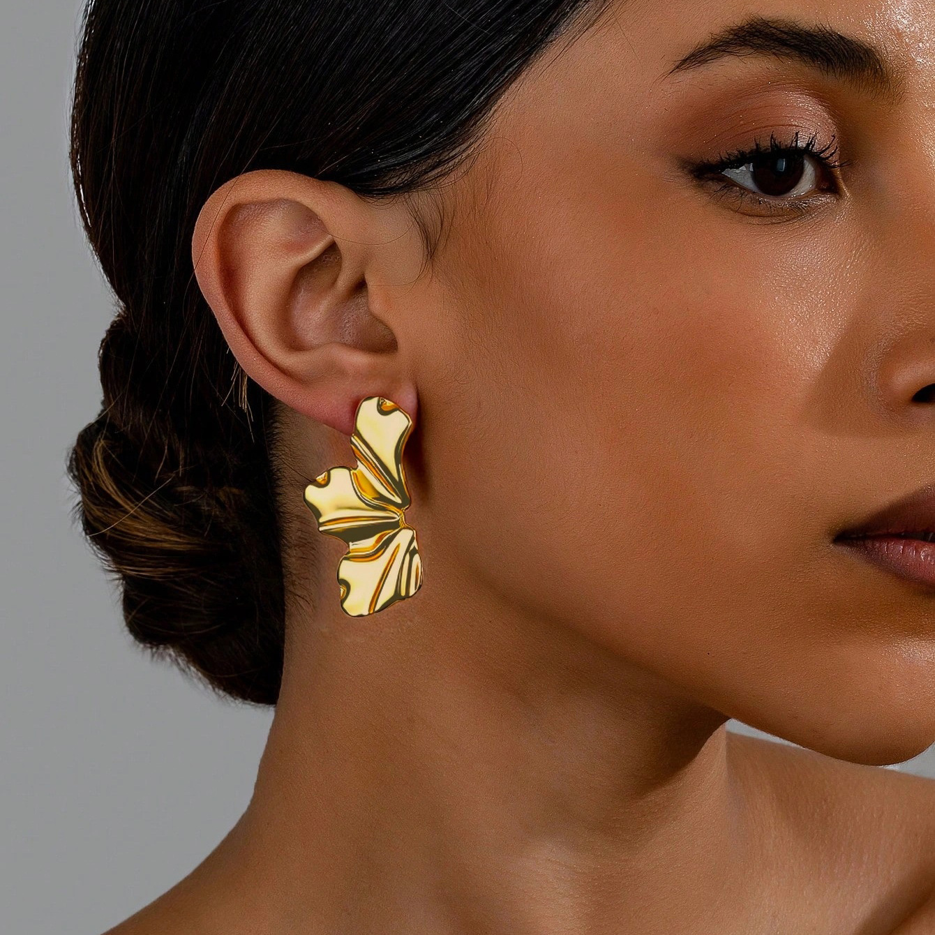 Vintage Leaf Stud Earrings For Women In Titanium Steel_voghion.com