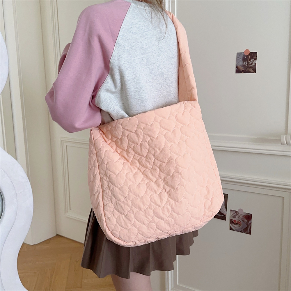39131 Japanese quilted heart-shaped cotton tote travel bag Crossbody bag for women, large-capacity single-shoulder crossbody canvas bag undefined