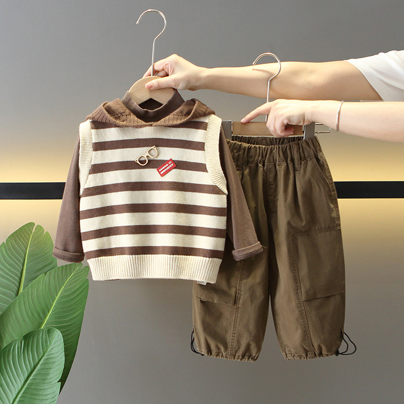 6160 traje de otoño para niños 2024 nuevo chaleco con capucha de estilo occidental para niños coreanos de tres piezas